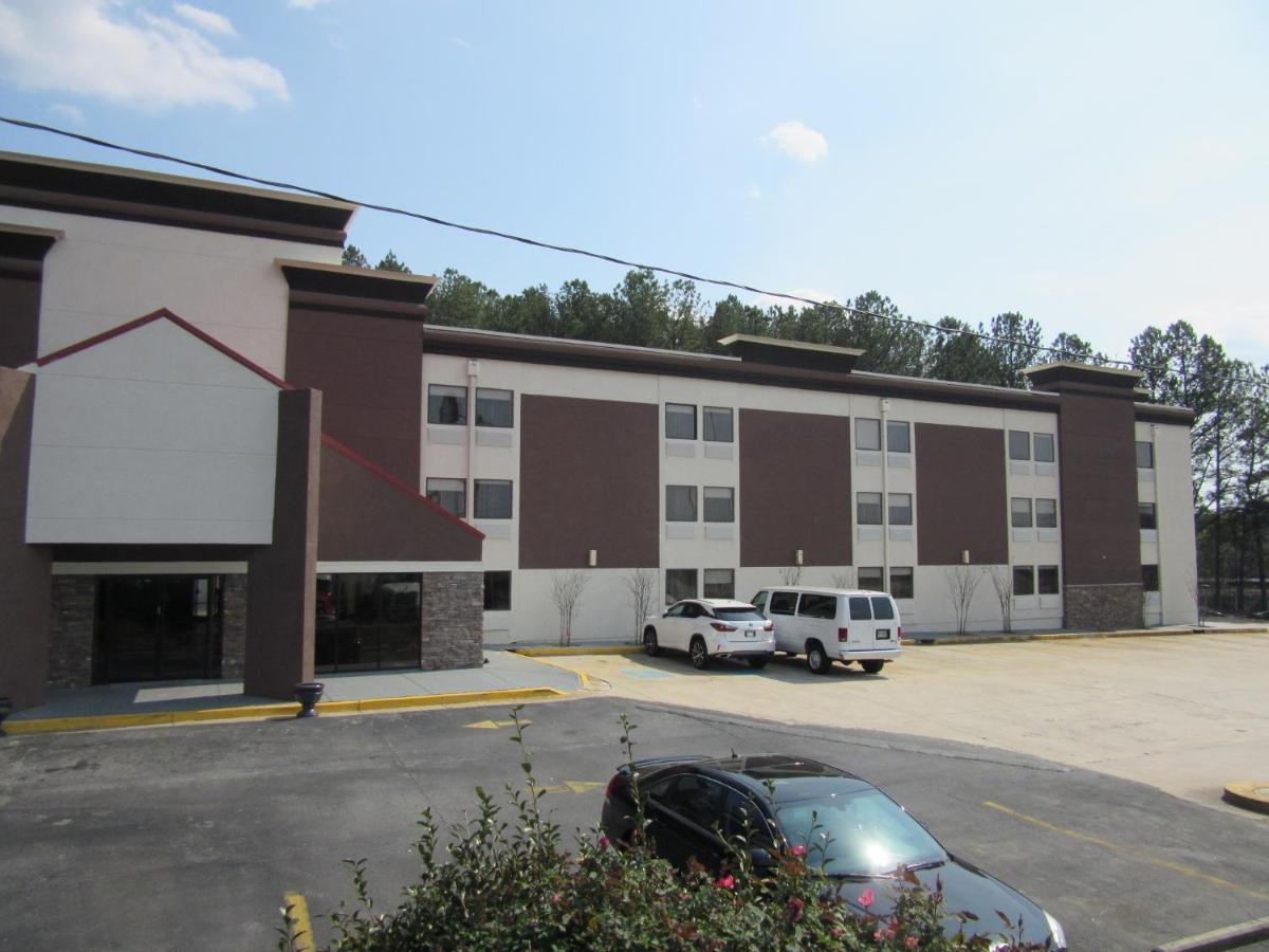 Quality Inn & Suites Near Six Flags East Atlanta Exterior photo